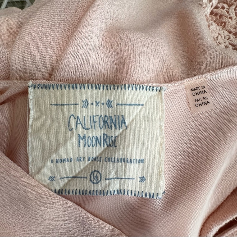 California Moonrise Blush Pink Lace Halter Blouse - Picture 5 of 7